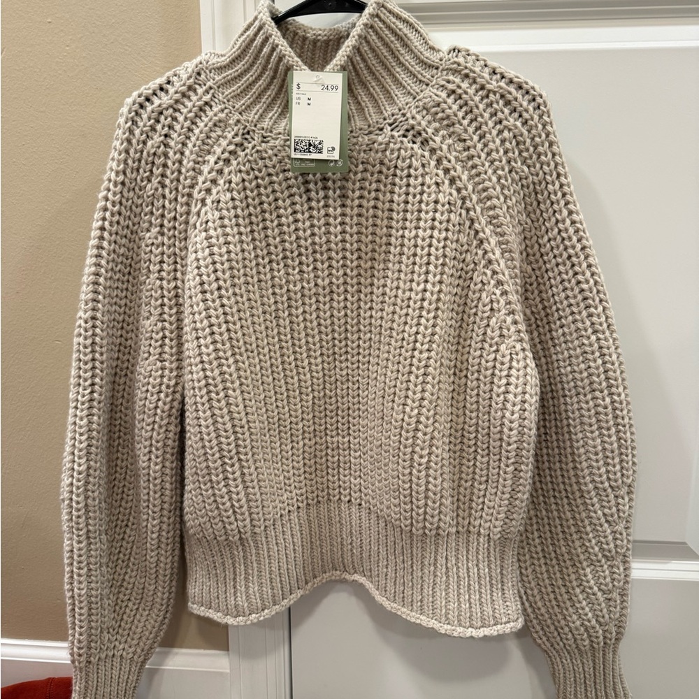 NWT H&M cable knit sweater